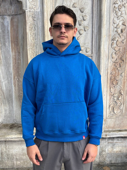 Mėlynas didelis paprastas džemperis su gobtuvu